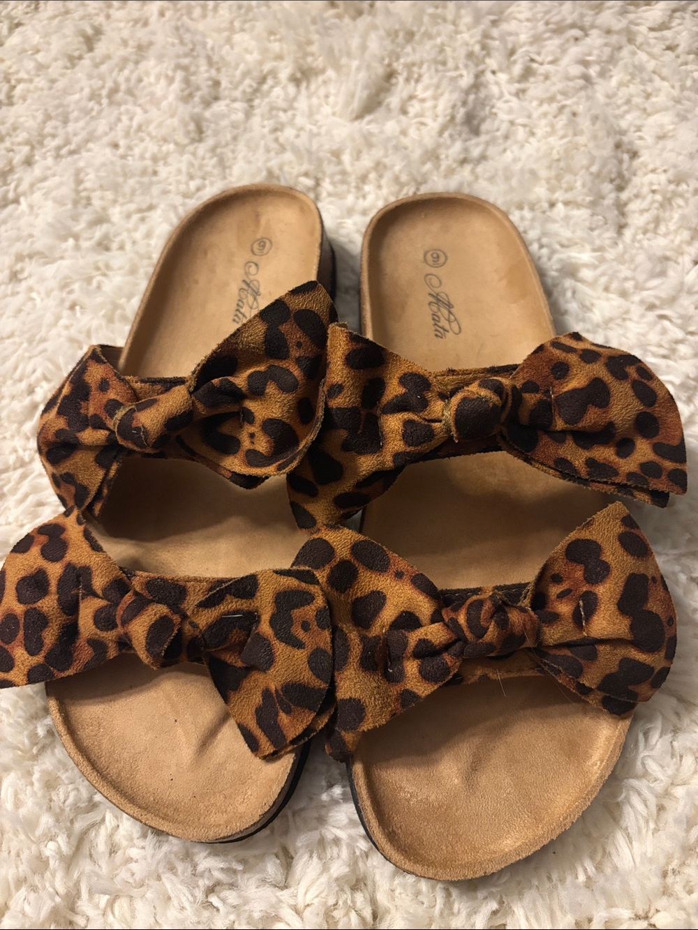 Mata Shoes leopard print slip-on sandals featuring double bow